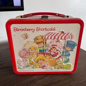 Vintage 1981 Strawberry Shortcake Lunchbox - Red